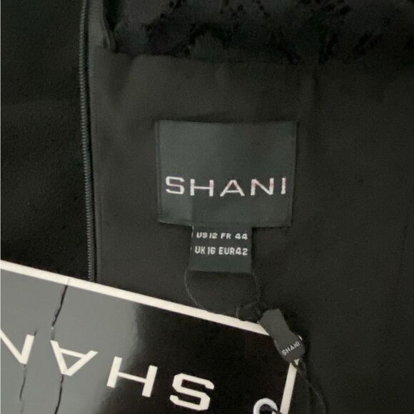 Shani Floral Applique Fit-&-Flare Crepe Dress size 12 - Picture 9 of 10